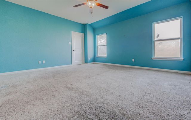 1240 Twin Estates DR, Kyle, TX 78640