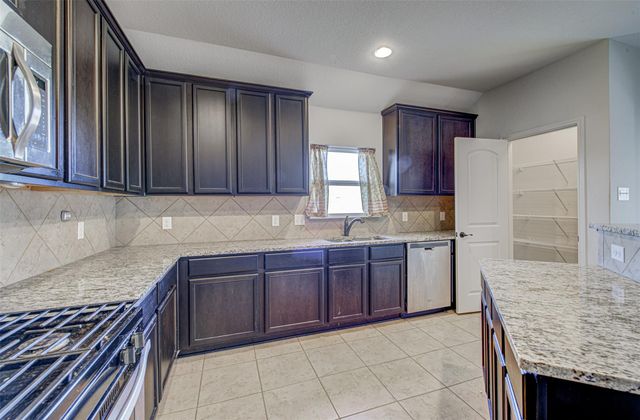 1240 Twin Estates DR, Kyle, TX 78640