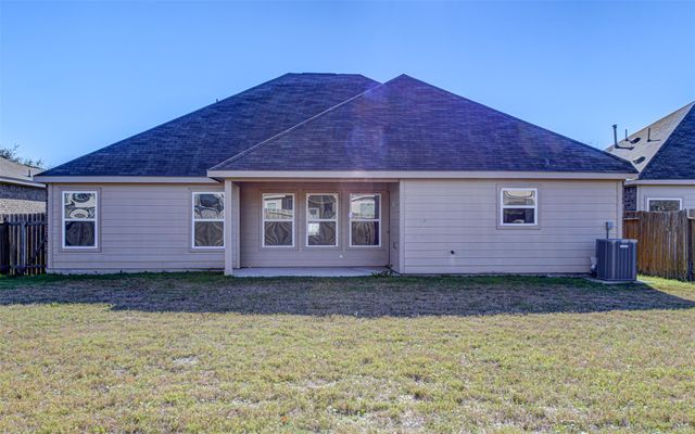 1240 Twin Estates DR, Kyle, TX 78640