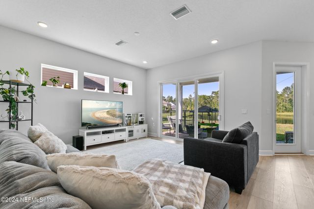 10020 INVENTION Lane, Jacksonville, FL 32256