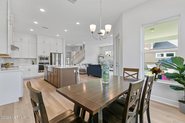 10020 INVENTION Lane, Jacksonville, FL 32256