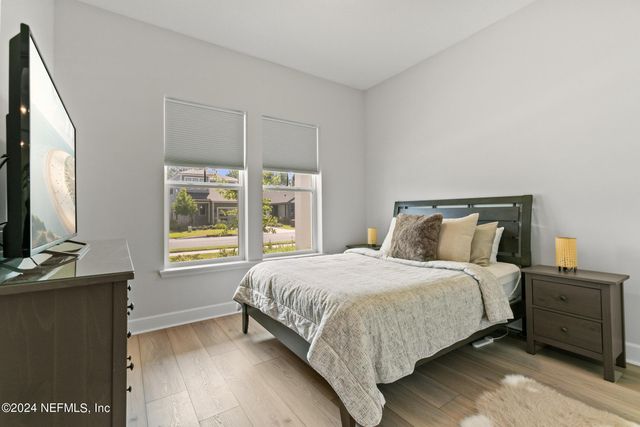 10020 INVENTION Lane, Jacksonville, FL 32256