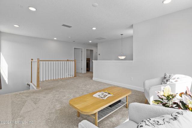 10020 INVENTION Lane, Jacksonville, FL 32256