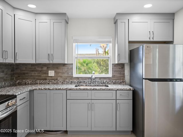 101 Deland Avenue 3, Indialantic, FL 32903