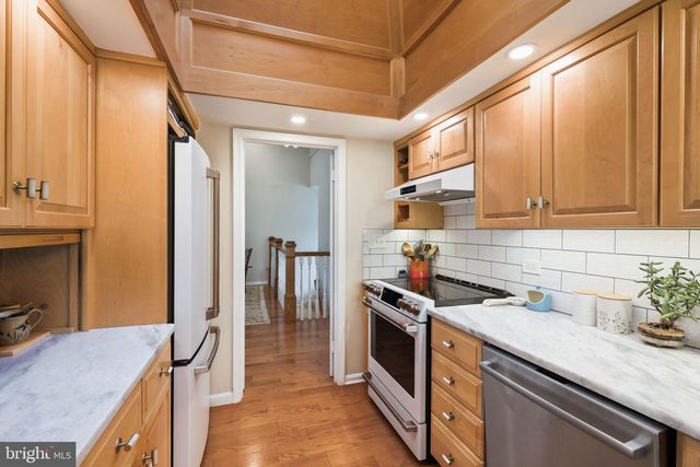 9201 COPENHAVER DR, Potomac, MD 20854