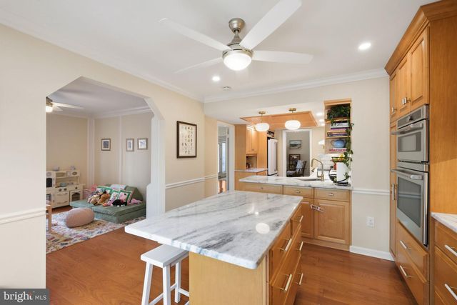 9201 COPENHAVER DR, Potomac, MD 20854