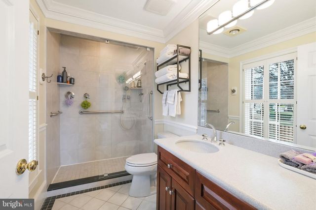 9201 COPENHAVER DR, Potomac, MD 20854