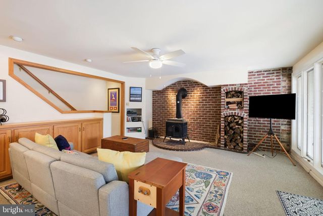 9201 COPENHAVER DR, Potomac, MD 20854