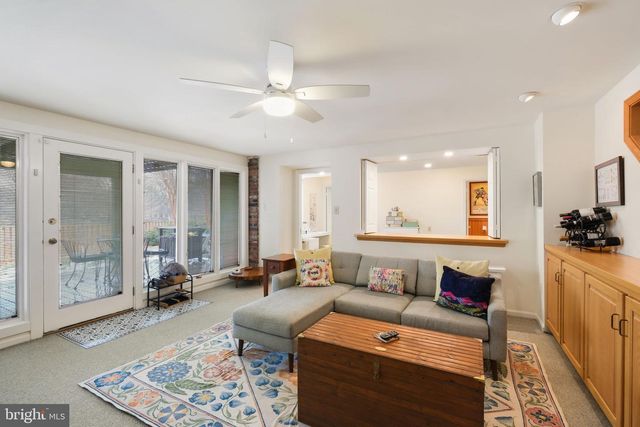 9201 COPENHAVER DR, Potomac, MD 20854