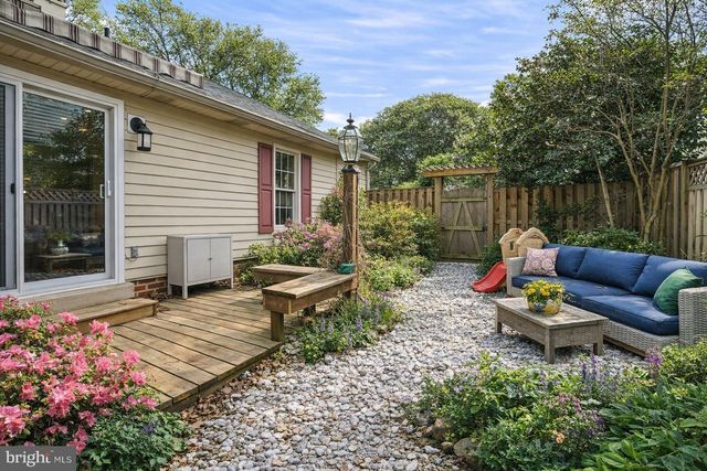 9201 COPENHAVER DR, Potomac, MD 20854