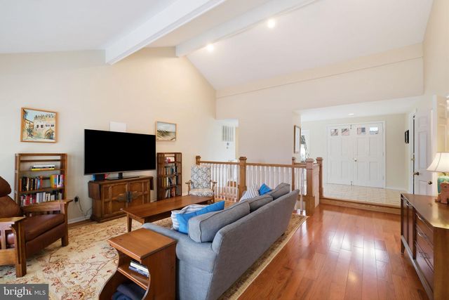 9201 COPENHAVER DR, Potomac, MD 20854