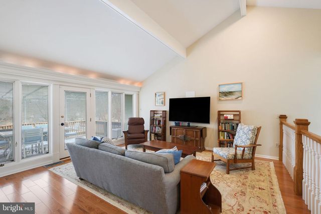 9201 COPENHAVER DR, Potomac, MD 20854