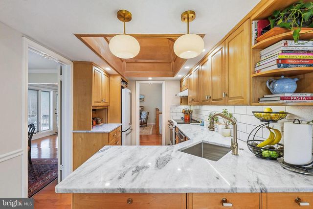 9201 COPENHAVER DR, Potomac, MD 20854