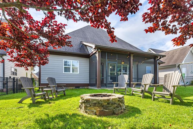 11031 Prairie Lake Drive, Apison, TN 37302