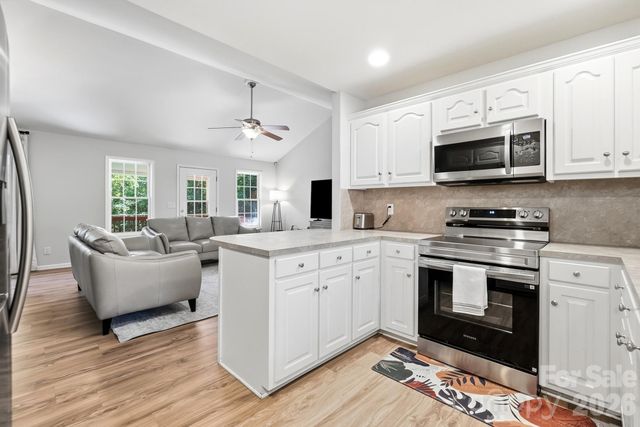 6530 Fly A Way Drive, Denver, NC 28037