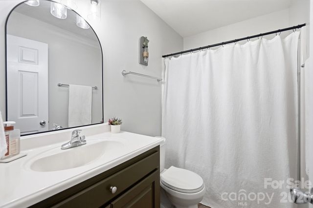 6530 Fly A Way Drive, Denver, NC 28037