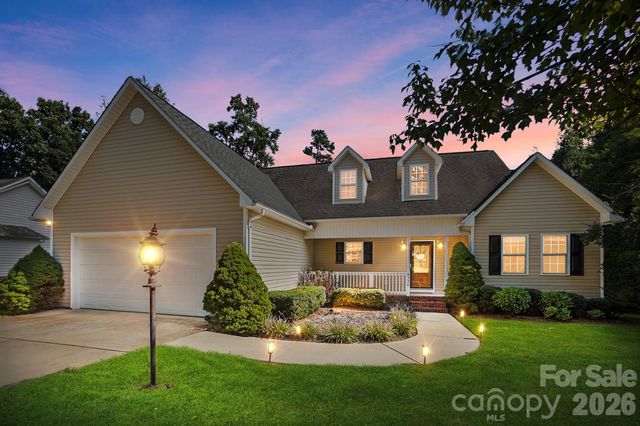 6530 Fly A Way Drive, Denver, NC 28037