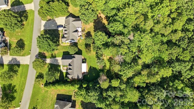 6530 Fly A Way Drive, Denver, NC 28037