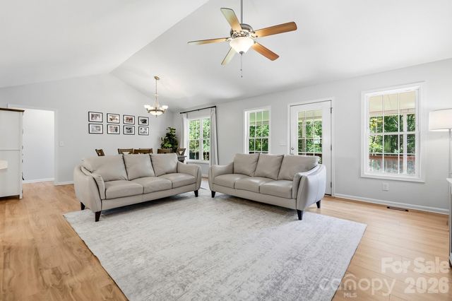 6530 Fly A Way Drive, Denver, NC 28037