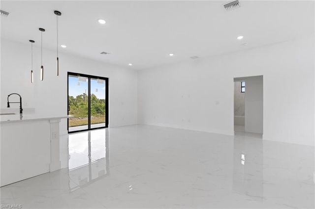 17 W 7th ST, Lehigh Acres, FL 33972