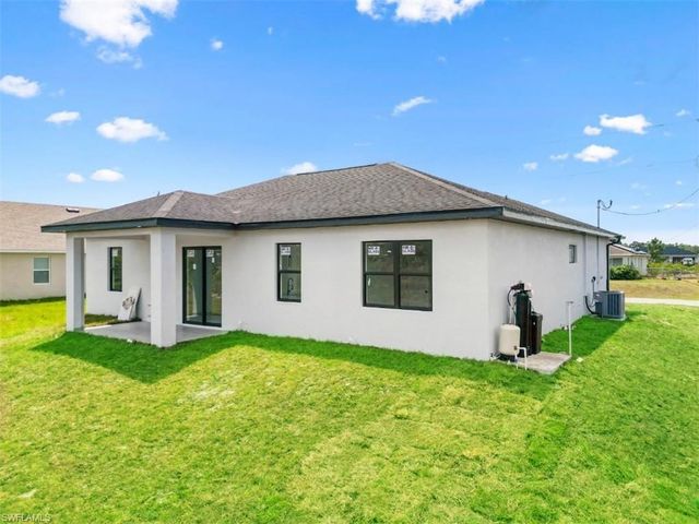 17 W 7th ST, Lehigh Acres, FL 33972