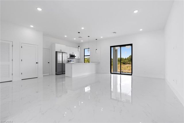 17 W 7th ST, Lehigh Acres, FL 33972