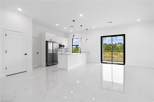 17 W 7th ST, Lehigh Acres, FL 33972