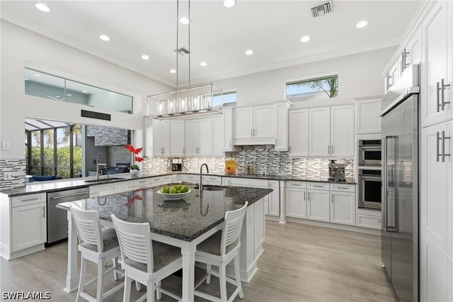 6061 Lucaya WAY, Naples, FL 34113