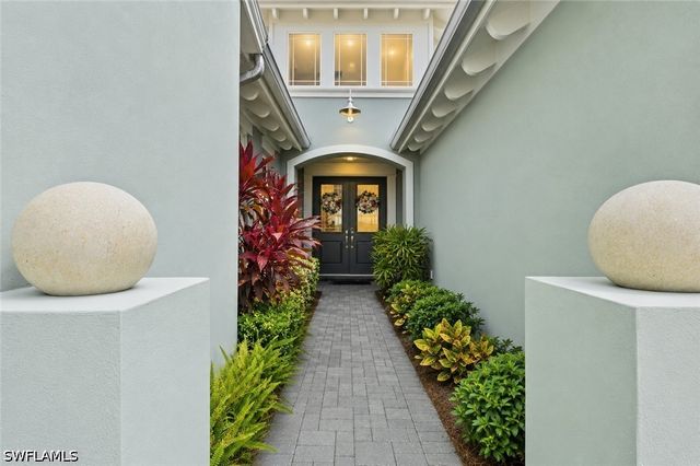 6061 Lucaya WAY, Naples, FL 34113