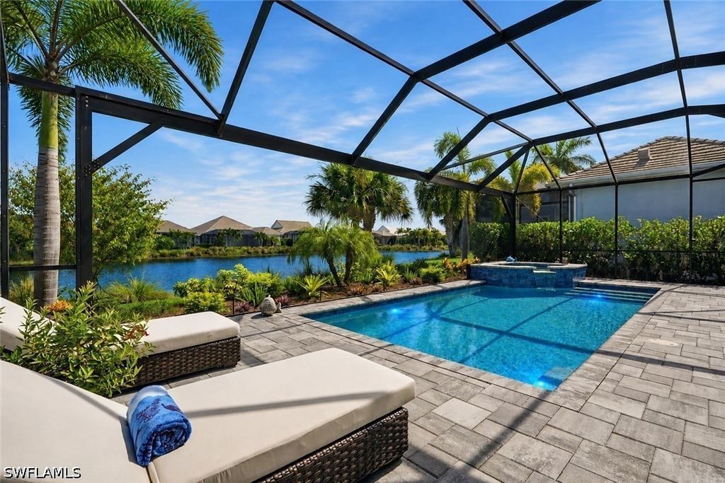 6061 Lucaya WAY, Naples, FL 34113