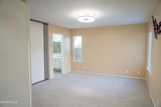 640 W Ave Q12, Palmdale, CA 93551