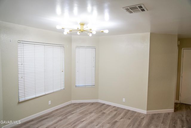 640 W Ave Q12, Palmdale, CA 93551