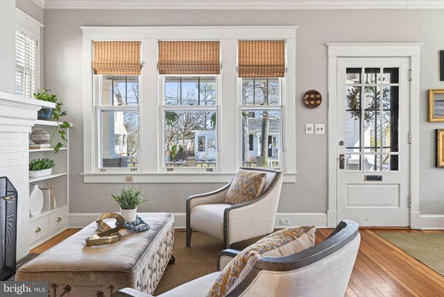 1816 N KENMORE ST, Arlington, VA 22207