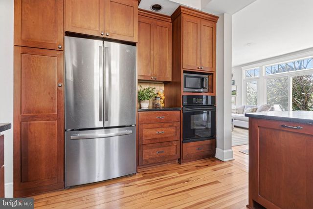 1816 N KENMORE ST, Arlington, VA 22207