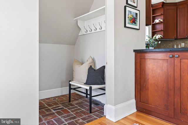 1816 N KENMORE ST, Arlington, VA 22207