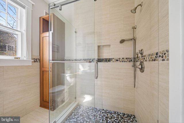 1816 N KENMORE ST, Arlington, VA 22207