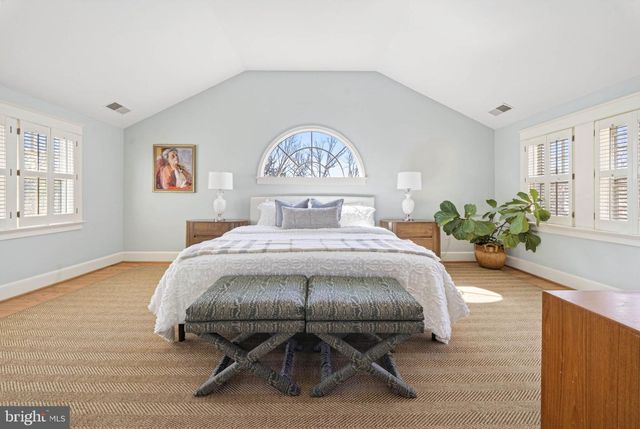 1816 N KENMORE ST, Arlington, VA 22207