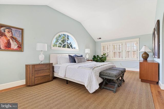 1816 N KENMORE ST, Arlington, VA 22207