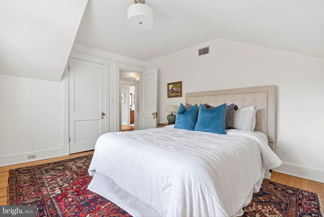 1816 N KENMORE ST, Arlington, VA 22207