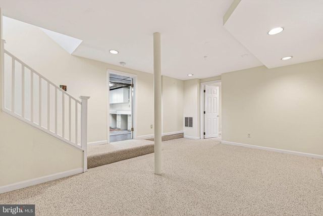 1816 N KENMORE ST, Arlington, VA 22207