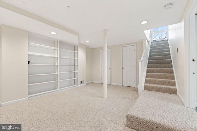 1816 N KENMORE ST, Arlington, VA 22207