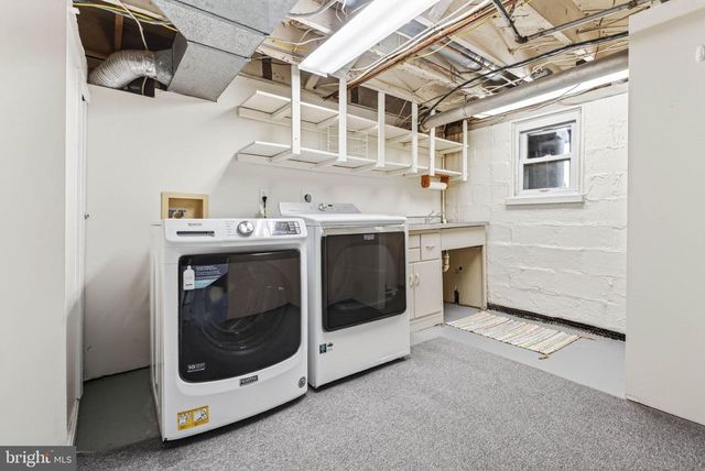 1816 N KENMORE ST, Arlington, VA 22207