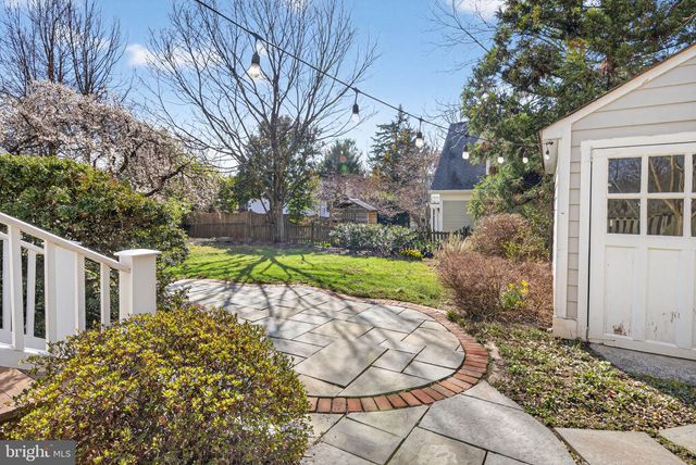 1816 N KENMORE ST, Arlington, VA 22207