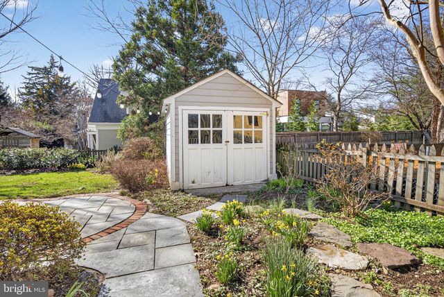 1816 N KENMORE ST, Arlington, VA 22207