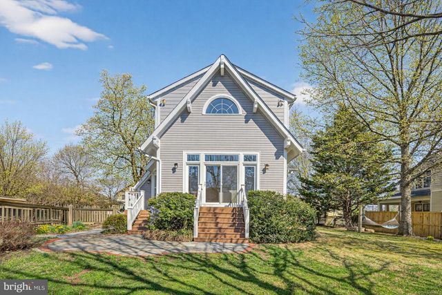 1816 N KENMORE ST, Arlington, VA 22207