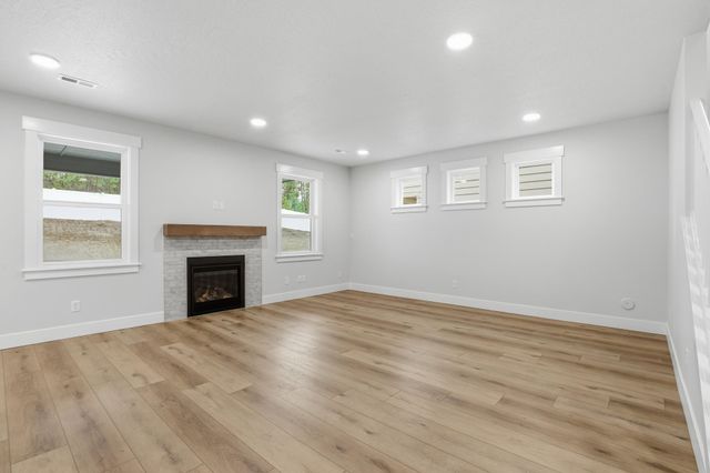 1528 W 67th Ave, Spokane, WA 99224