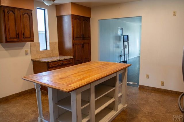 39 MacAlester Rd, Pueblo, CO 81001