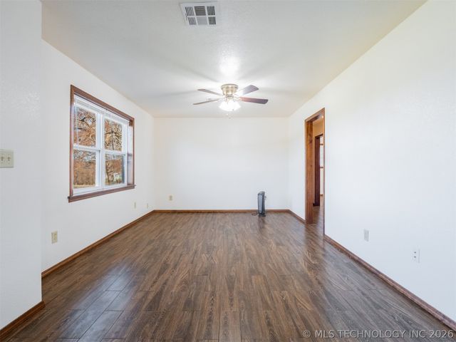 2094 Hartshorne Adamson Road, Hartshorne, OK 74547