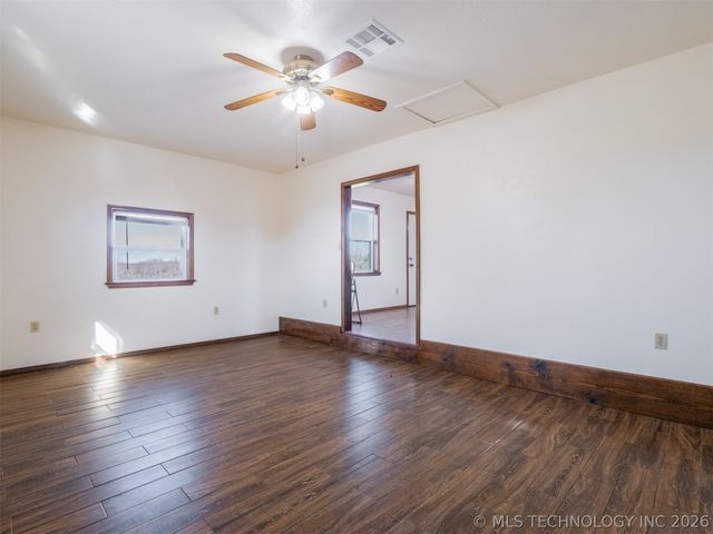 2094 Hartshorne Adamson Road, Hartshorne, OK 74547