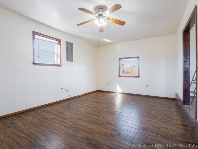 2094 Hartshorne Adamson Road, Hartshorne, OK 74547